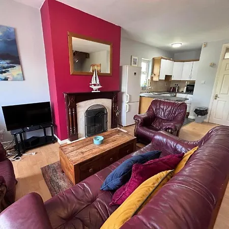 Spacious 4Bed Duplex In Newcastle Galway City 戈尔韦