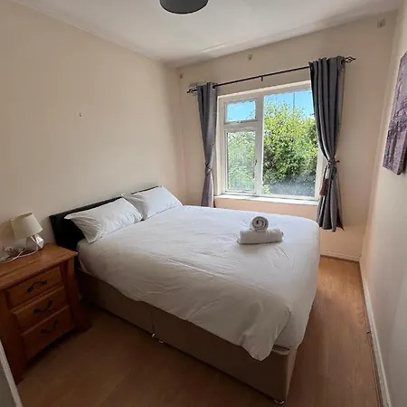 Spacious 4bed Duplex In Newcastle Apartment *