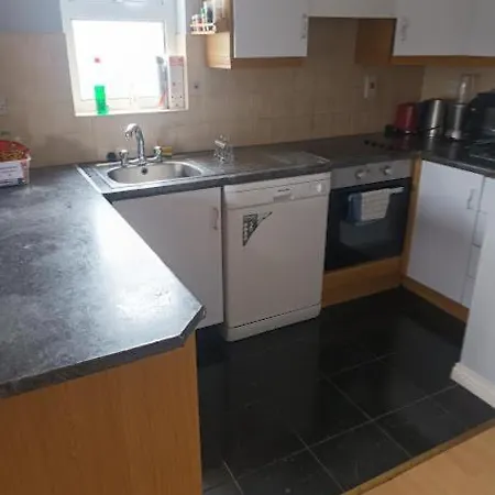 Spacious 4bed Duplex In Newcastle 아파트
