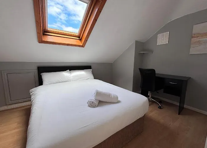 Apartment Spacious 4Bed Duplex In Newcastle Galway City *